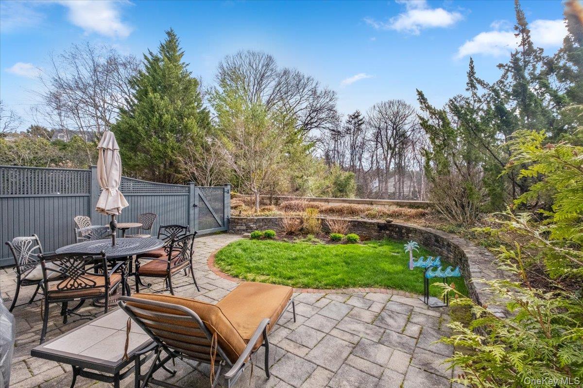 1 Christie Place Unit: 207 E