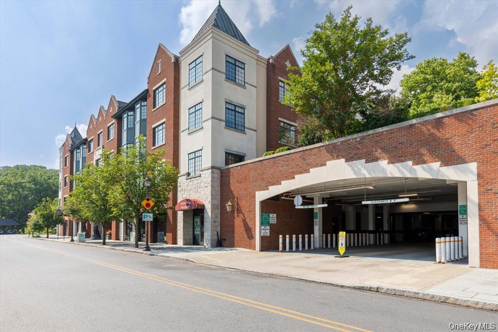 1 Christie Place Unit: 207 E