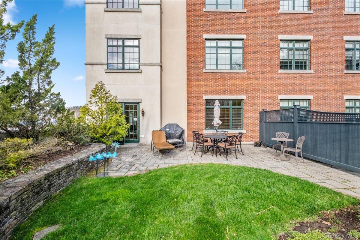 1 Christie Place Unit: 207 E