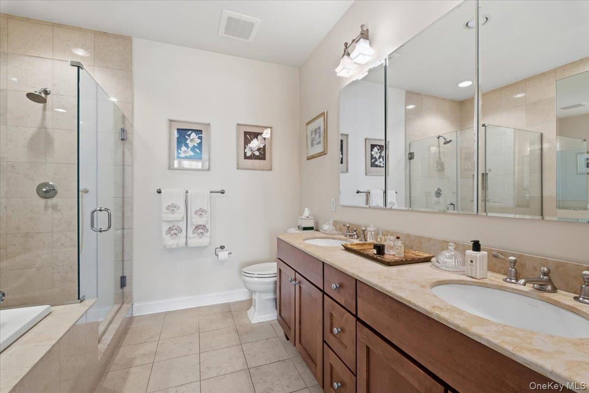 1 Christie Place Unit: 207 E