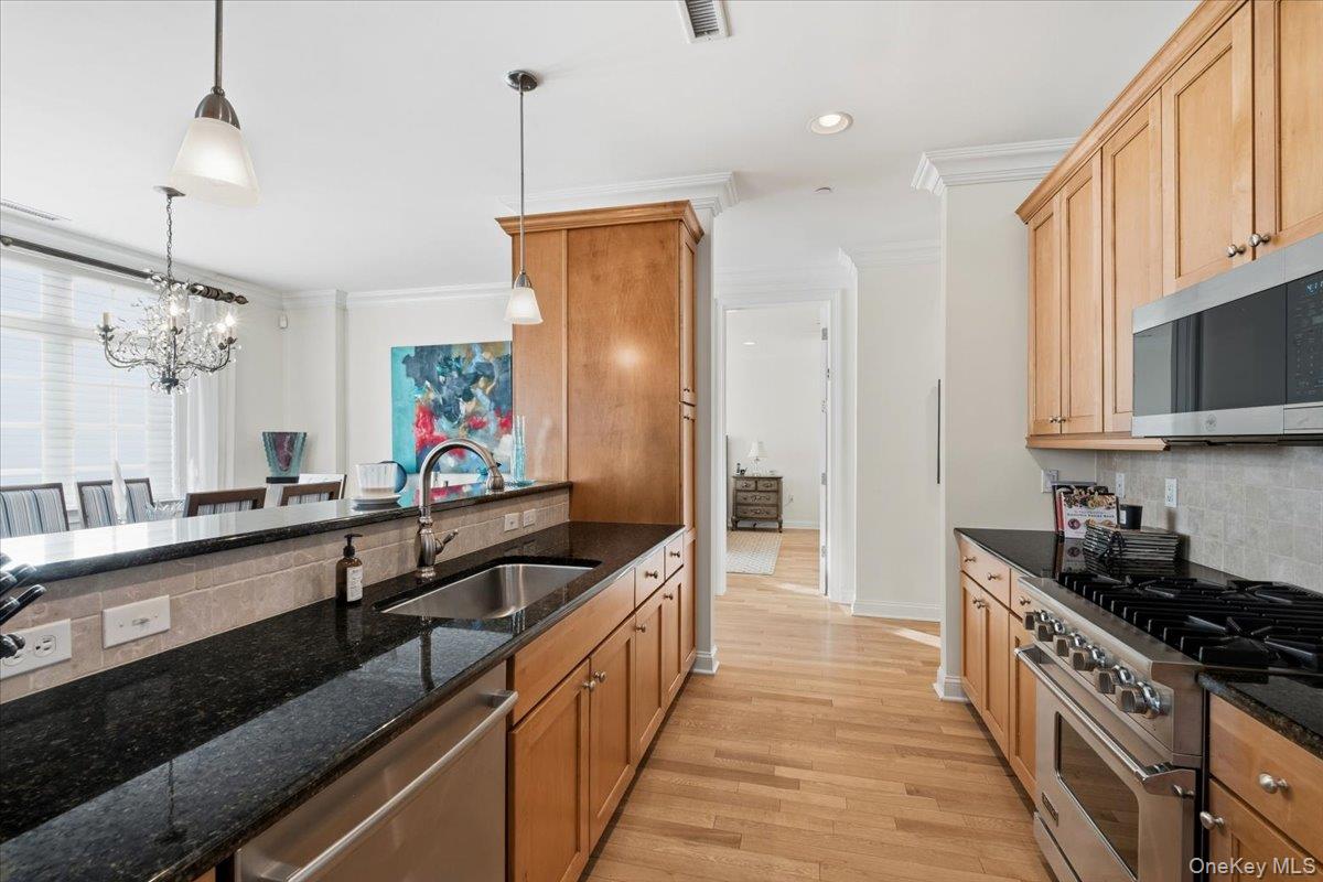 1 Christie Place Unit: 207 E