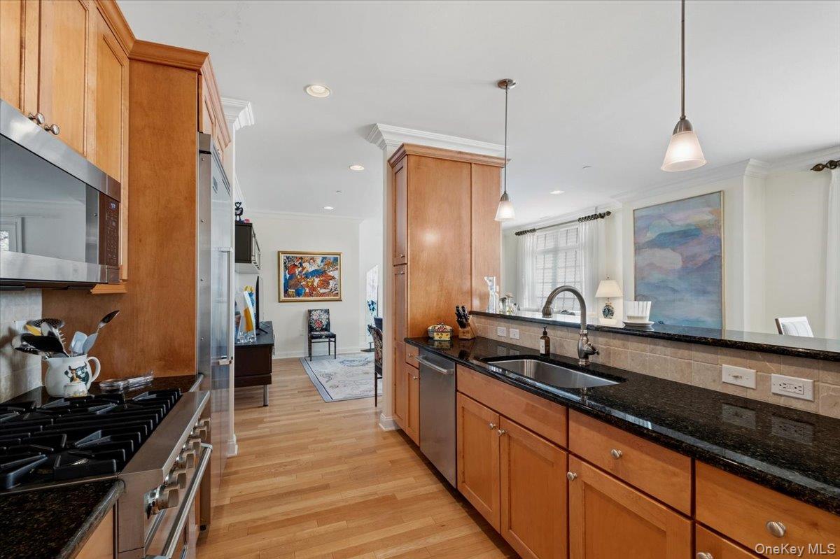 1 Christie Place Unit: 207 E