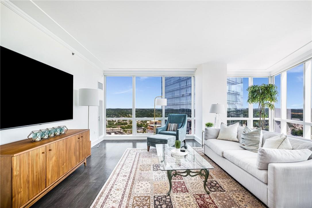 1 Renaissance Square Unit: V9G