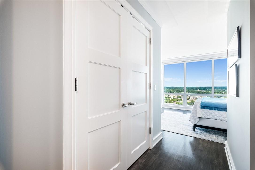 1 Renaissance Square Unit: V9G