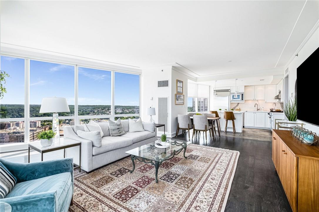 1 Renaissance Square Unit: V9G