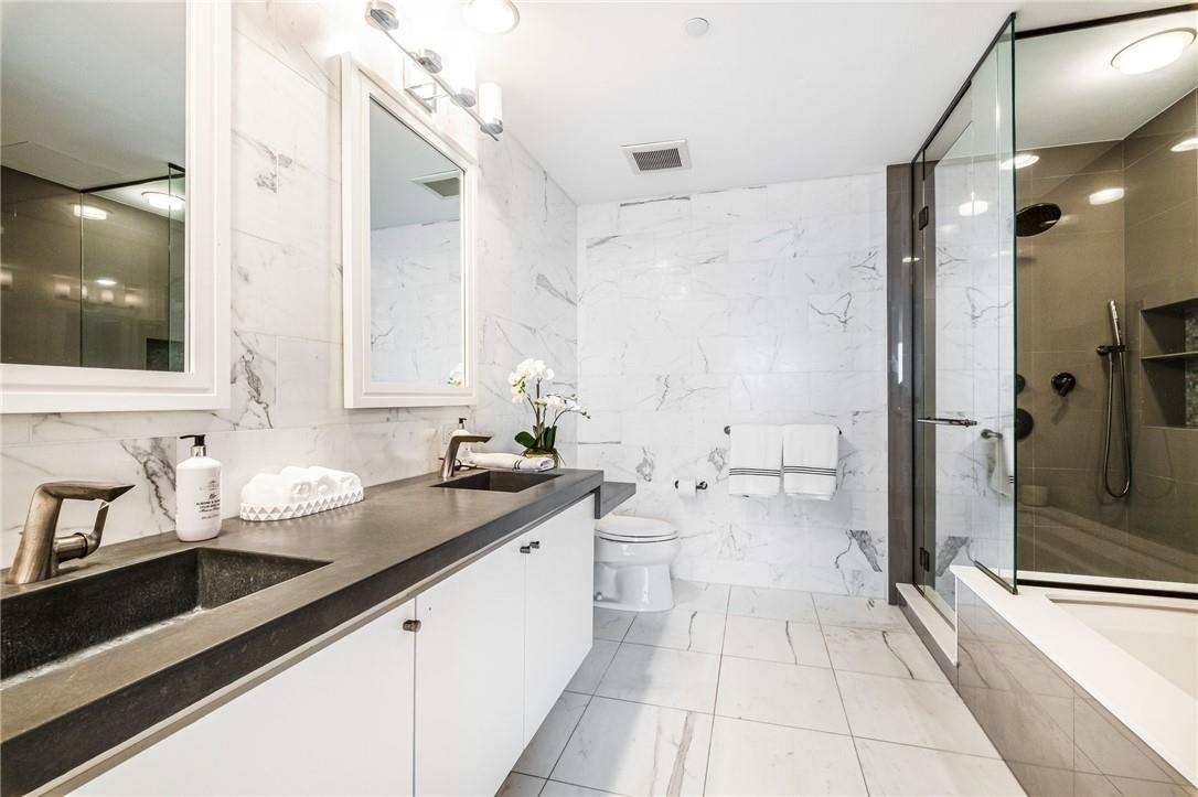 1 Renaissance Square Unit: V9G