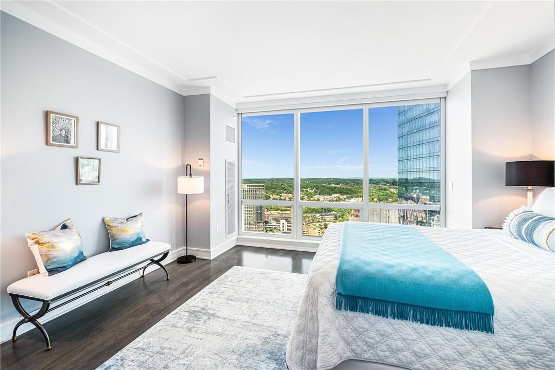1 Renaissance Square Unit: V9G