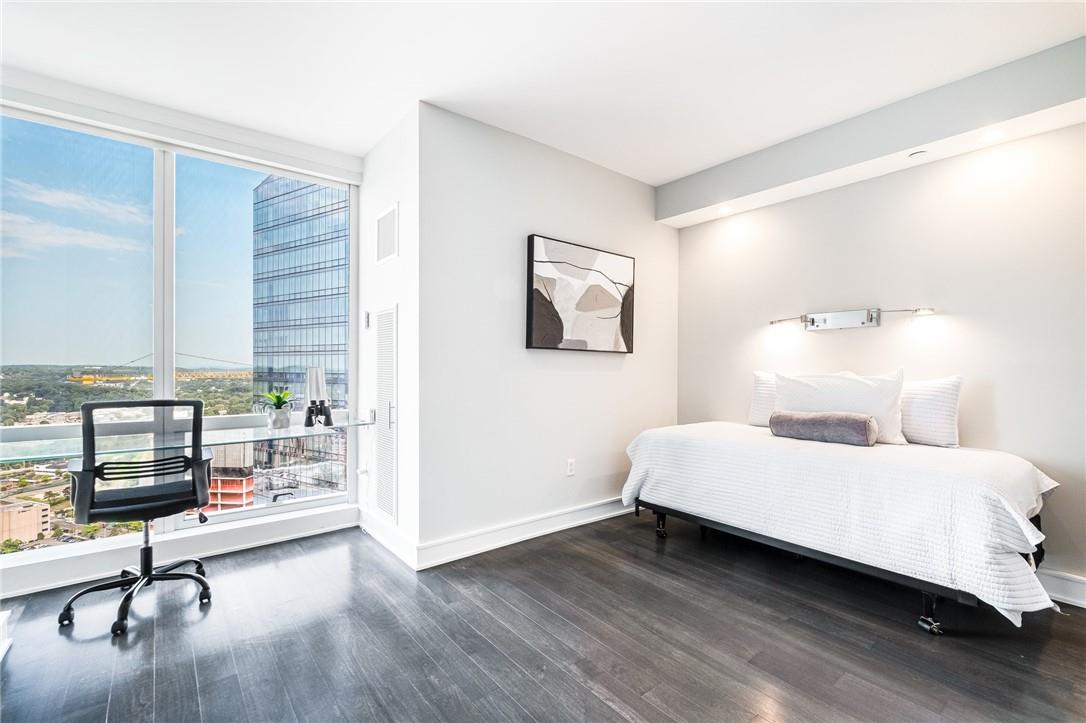 1 Renaissance Square Unit: V9G