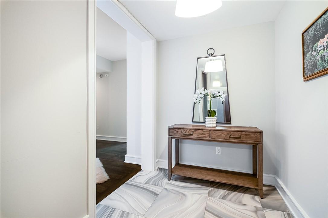 1 Renaissance Square Unit: V9G