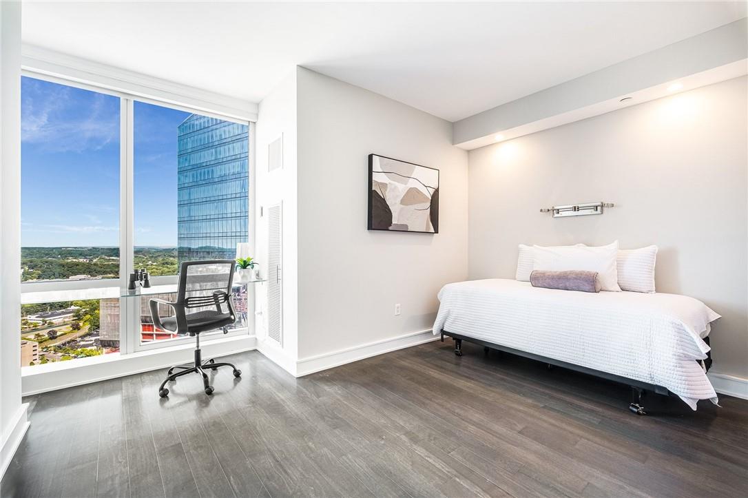 1 Renaissance Square Unit: V9G