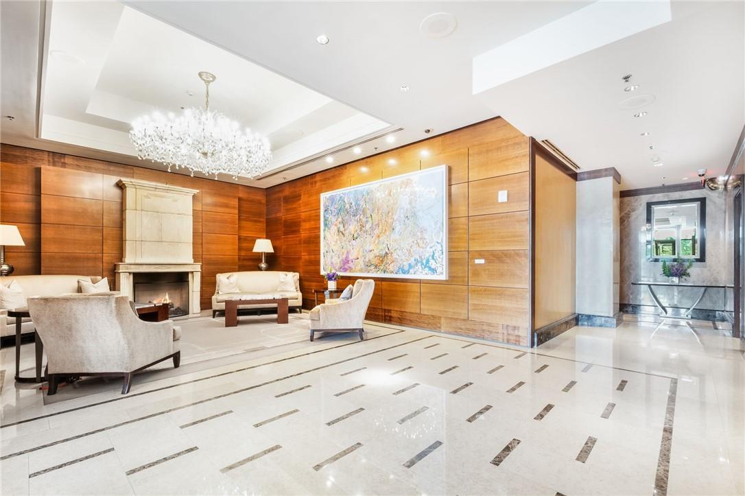 1 Renaissance Square Unit: V9G