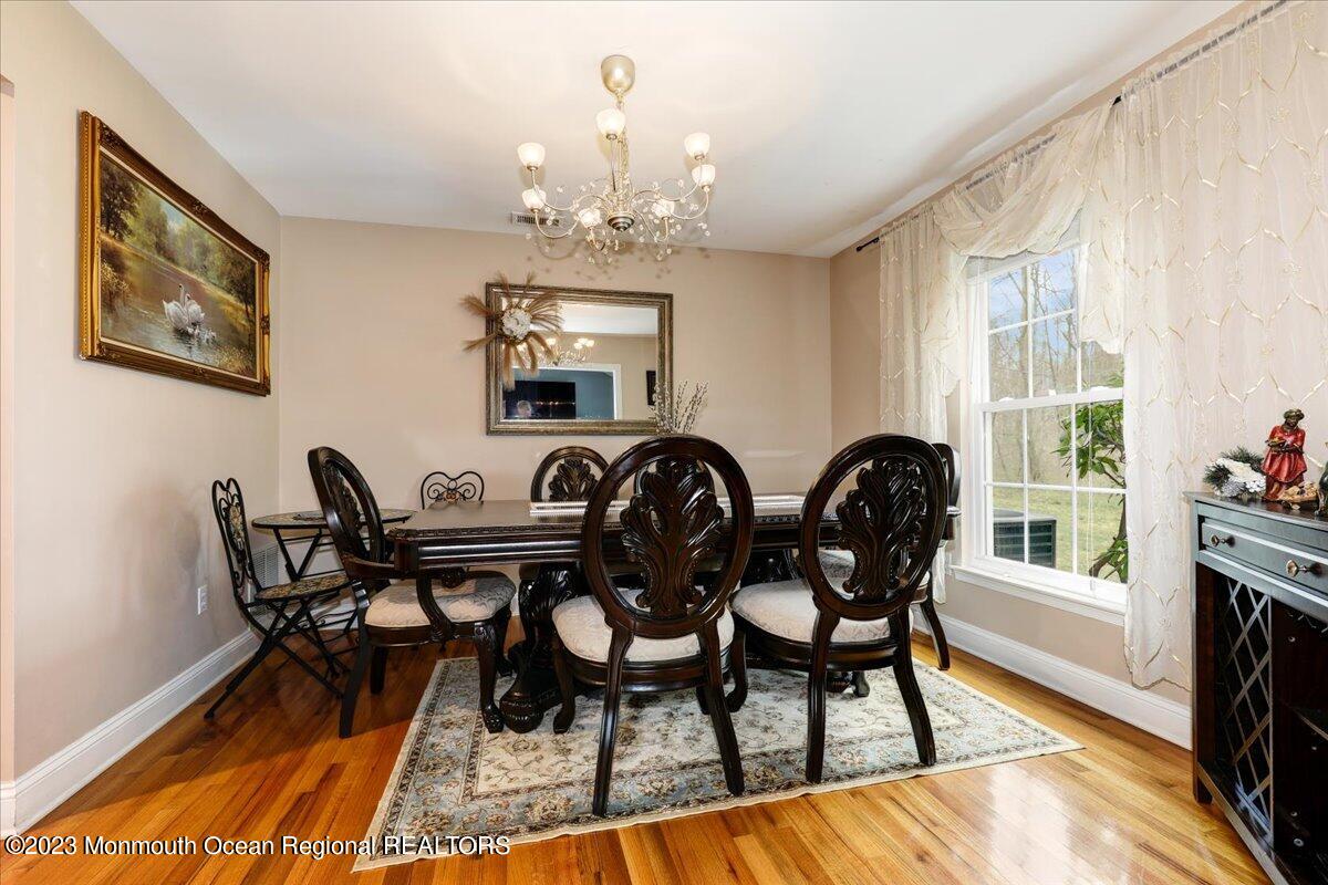 1202 Buckingham Circle, 56