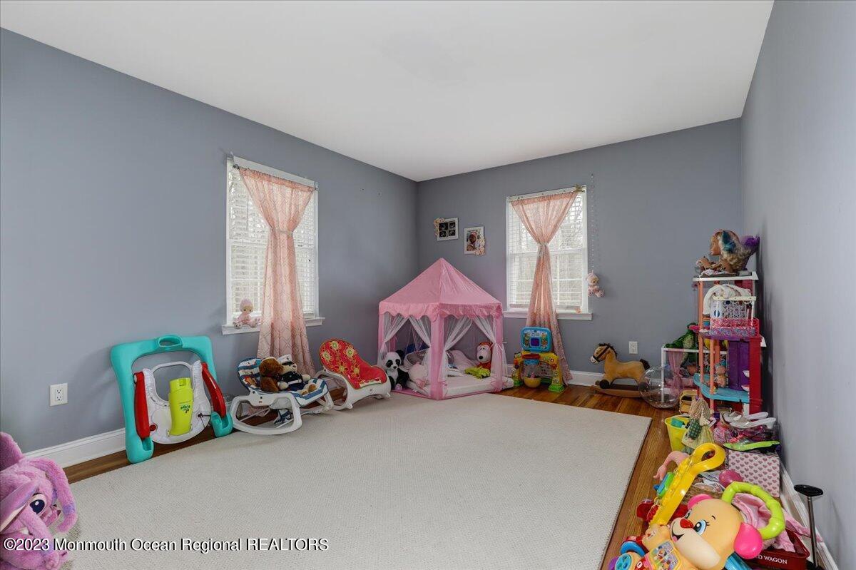 1202 Buckingham Circle, 56