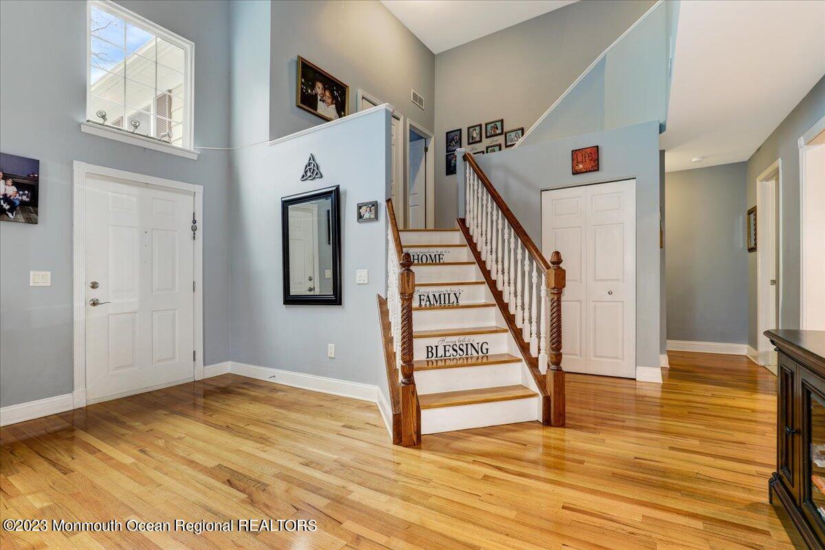 1202 Buckingham Circle, 56