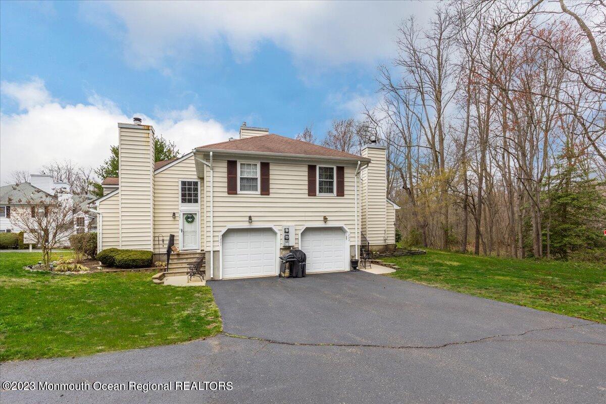 1202 Buckingham Circle, 56