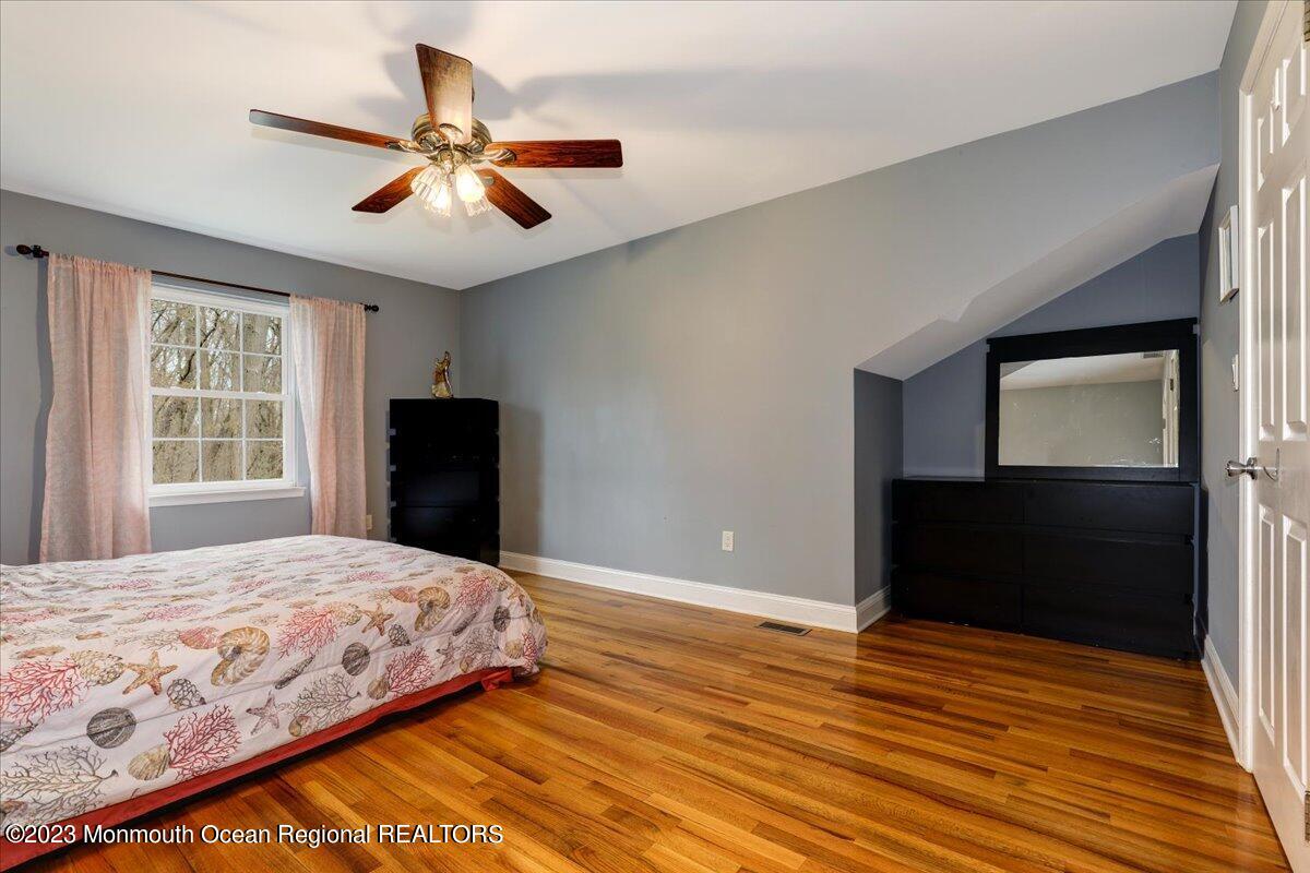 1202 Buckingham Circle, 56