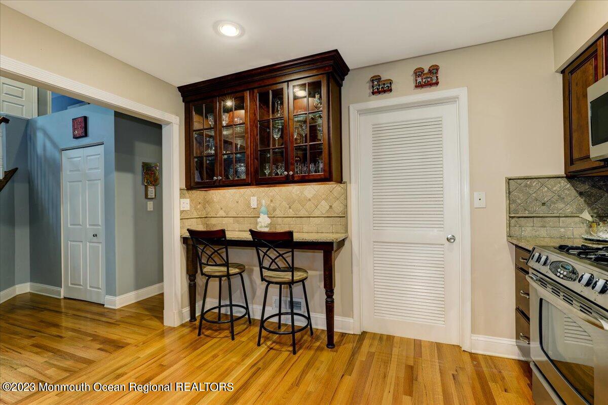 1202 Buckingham Circle, 56