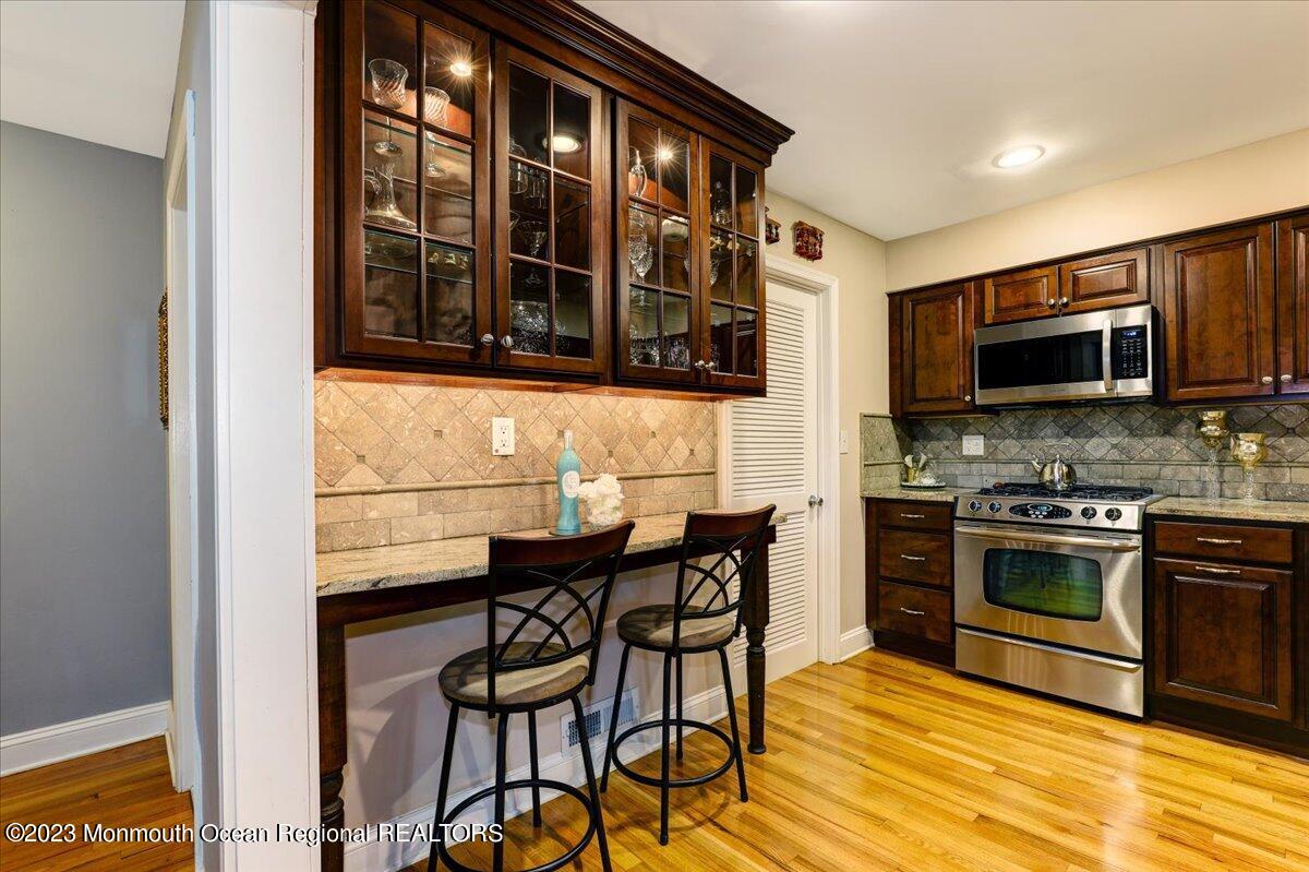 1202 Buckingham Circle, 56