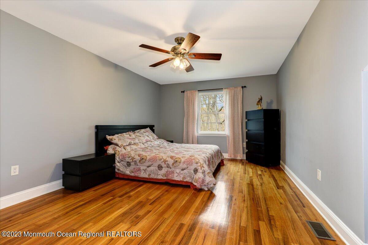 1202 Buckingham Circle, 56