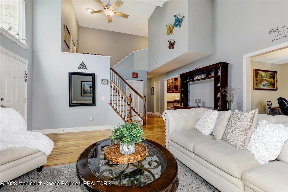 1202 Buckingham Circle, 56