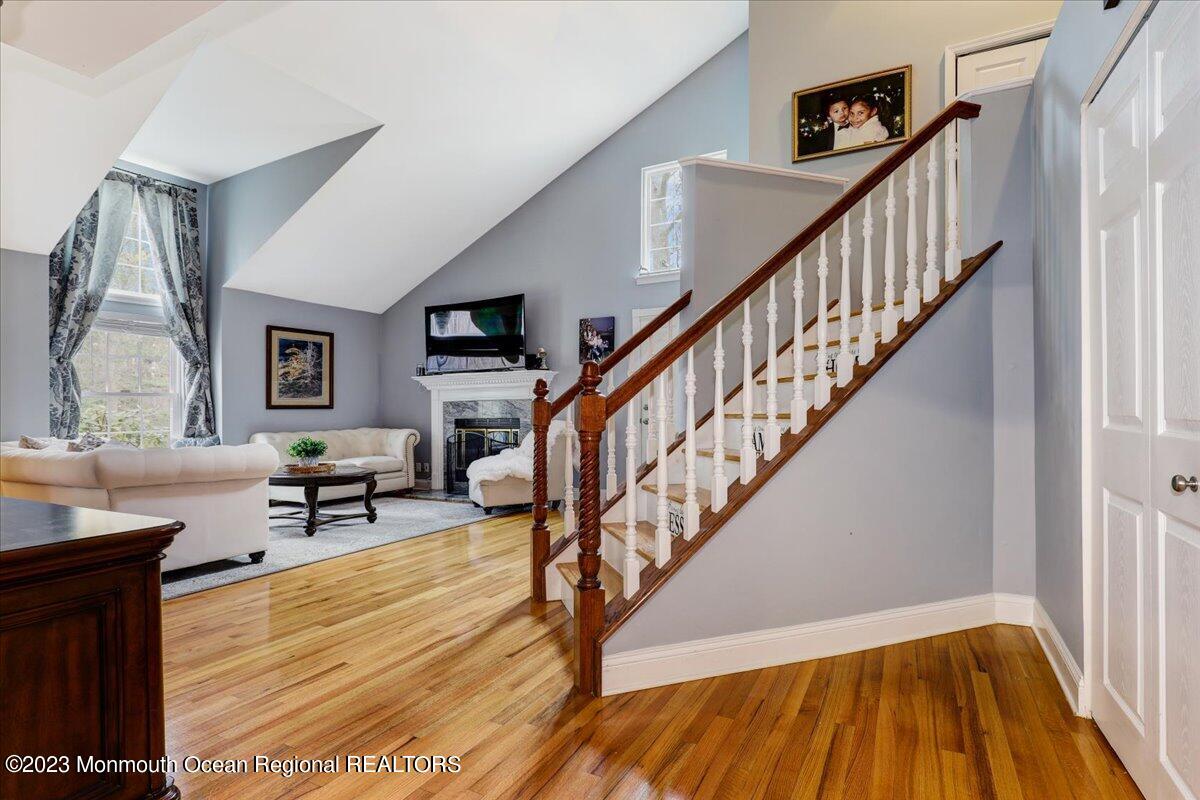 1202 Buckingham Circle, 56