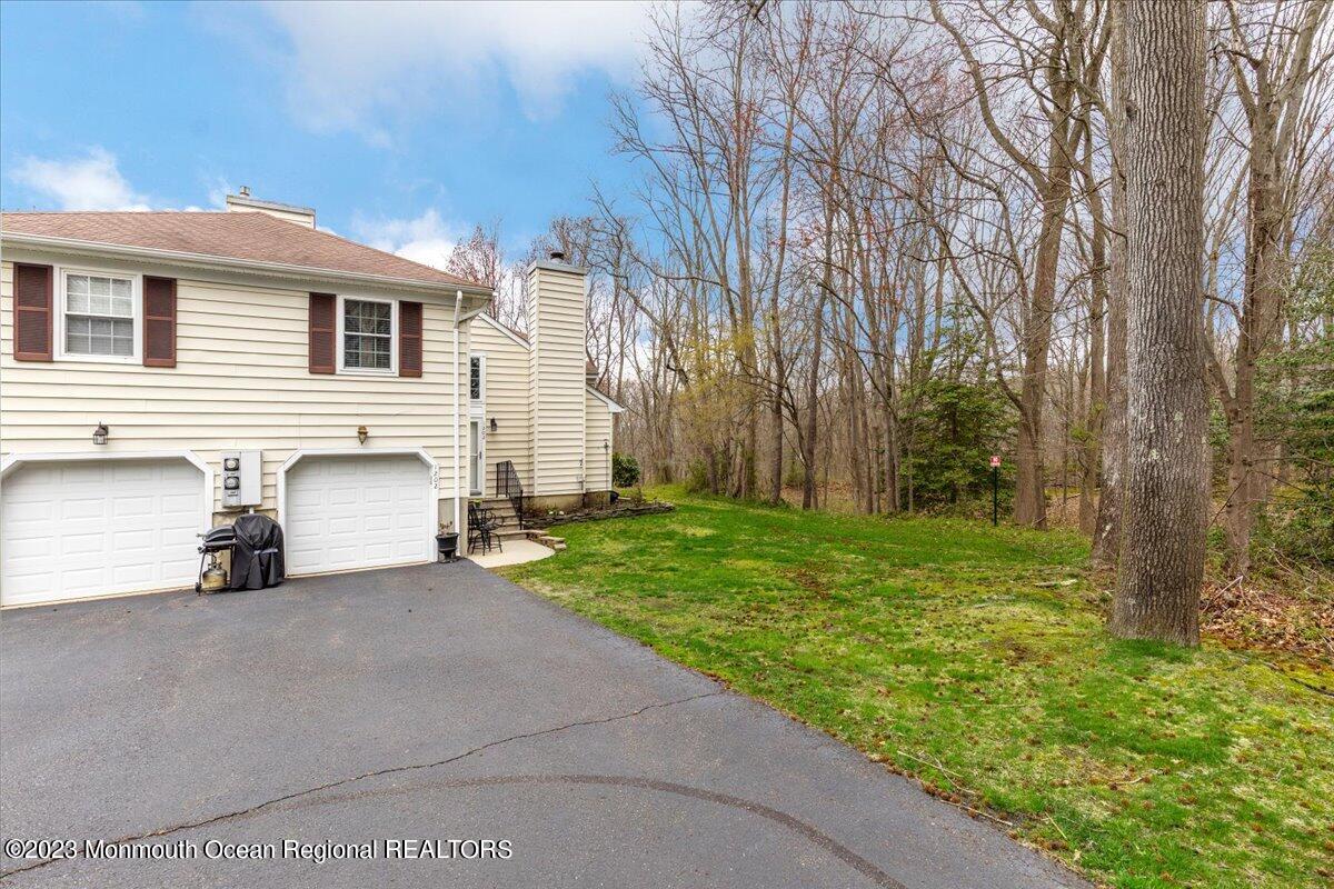 1202 Buckingham Circle, 56