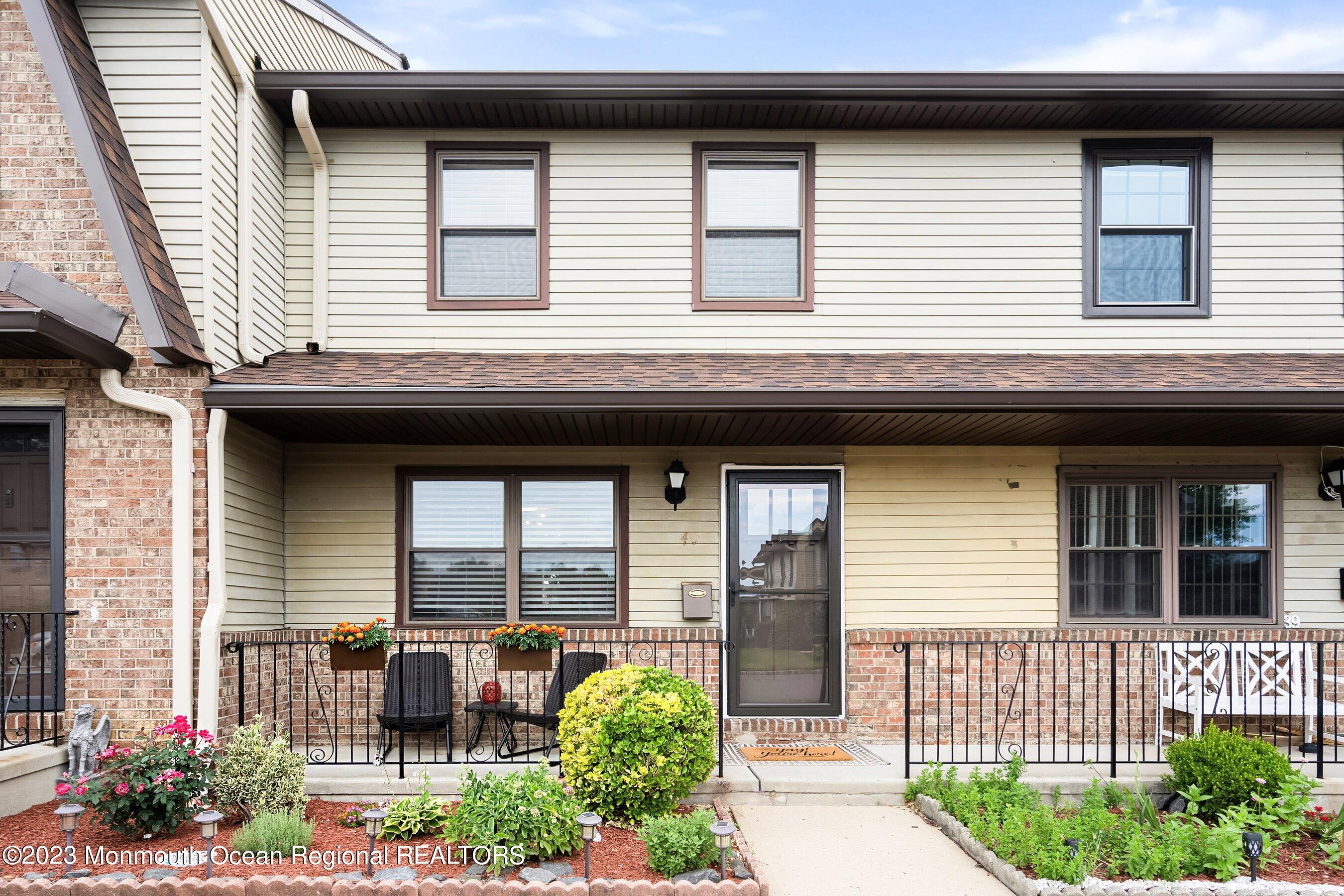 40 Village Green Way