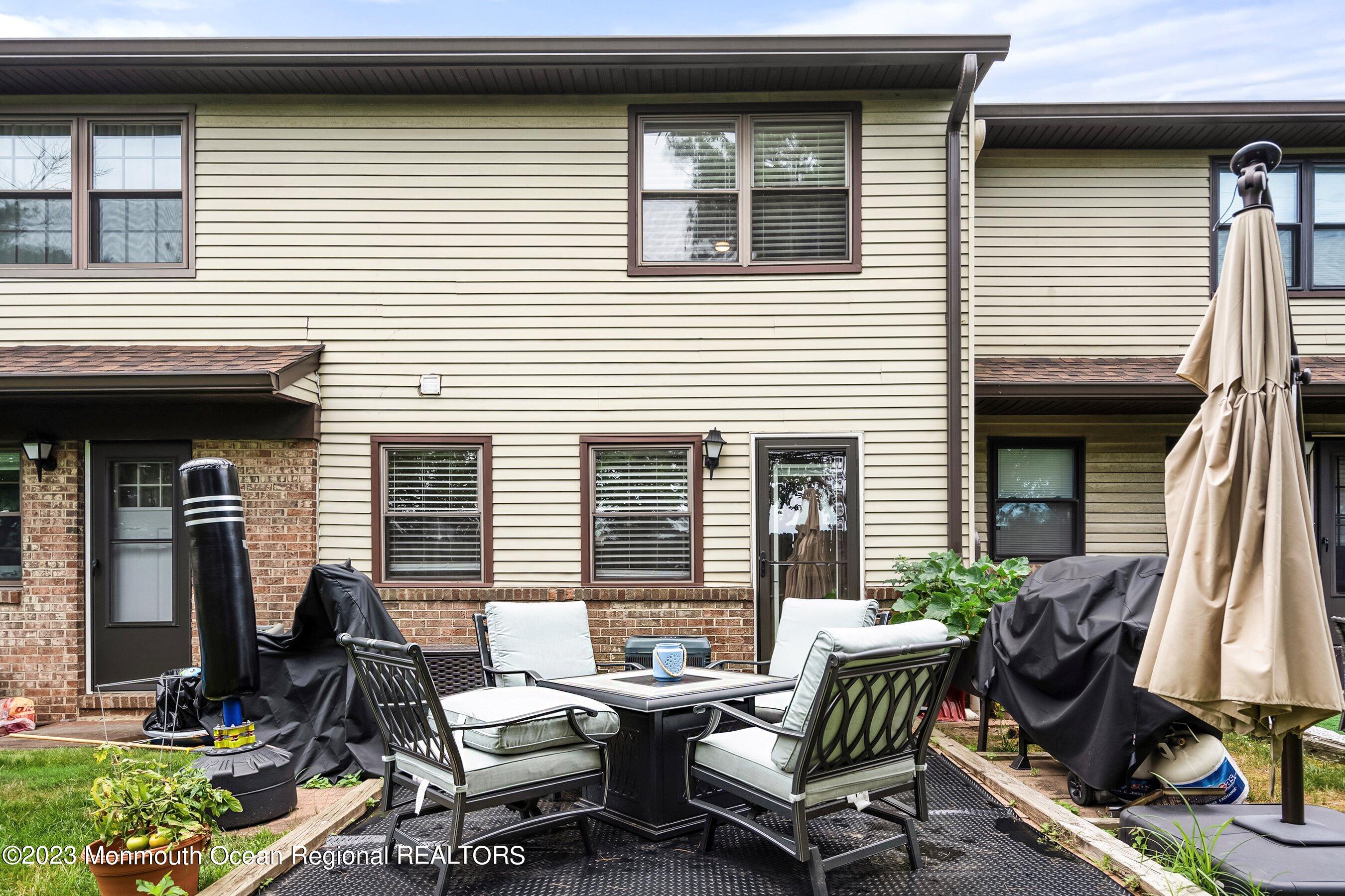 40 Village Green Way