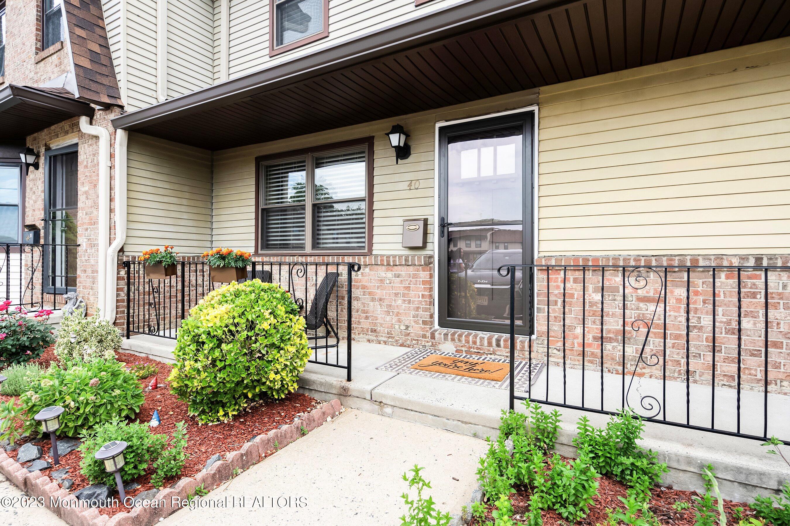 40 Village Green Way