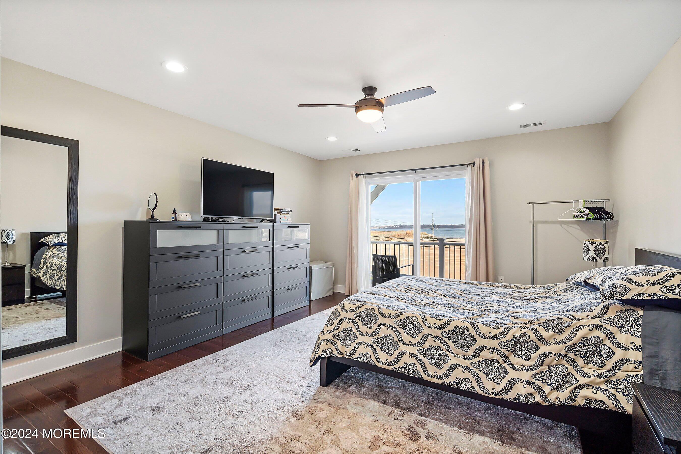 104 N Rosewell Avenue