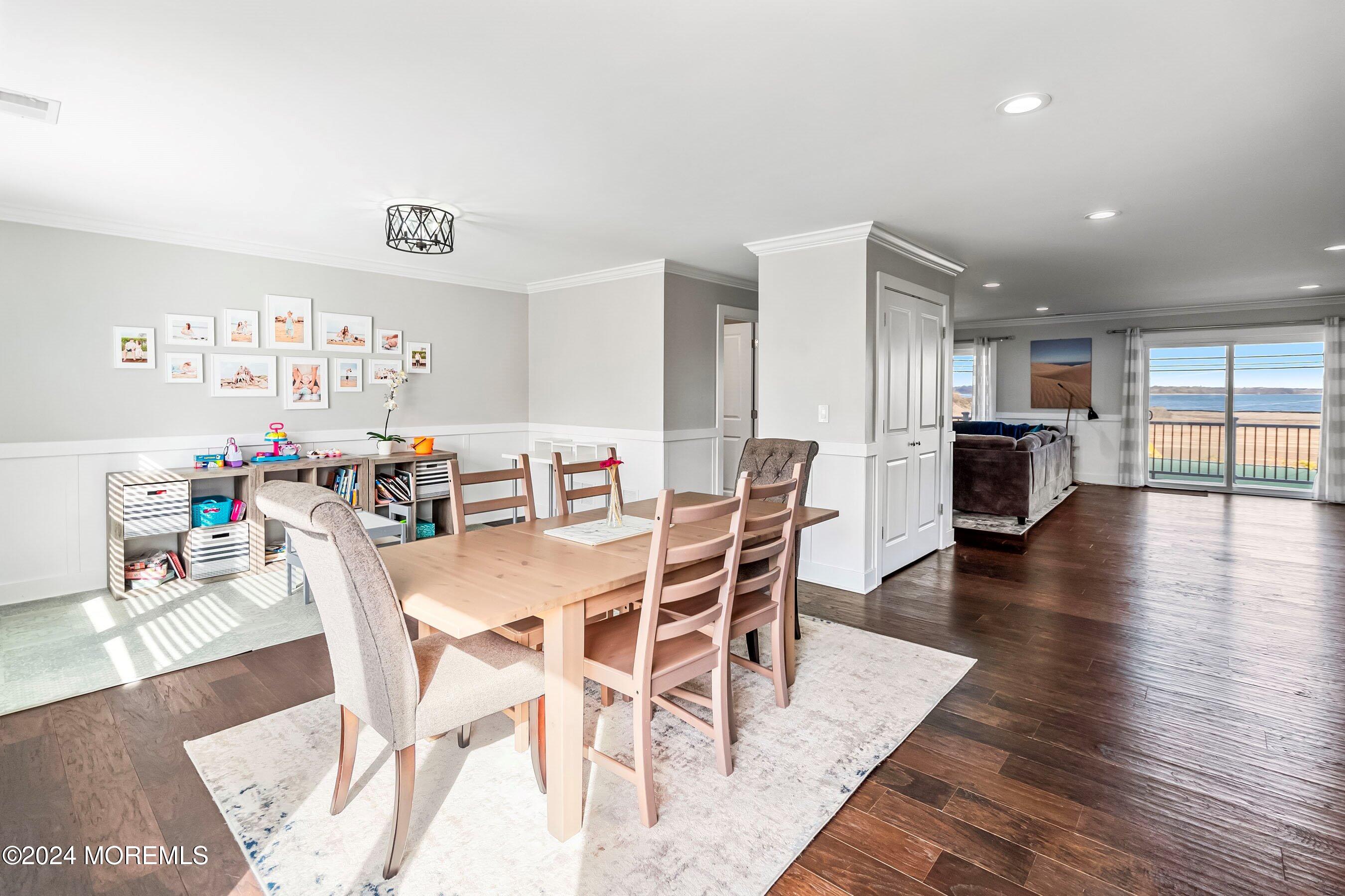 104 N Rosewell Avenue