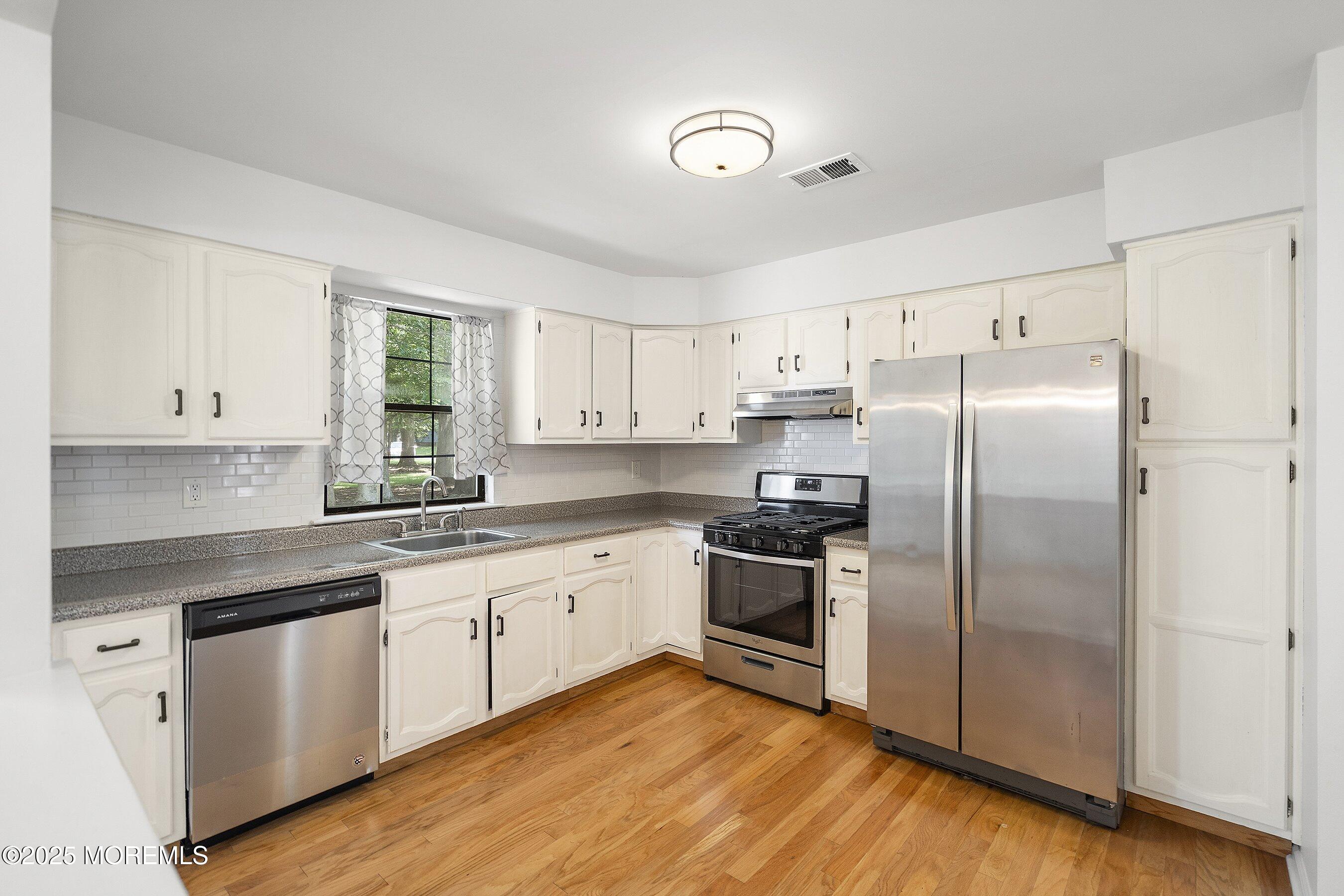 804 Timber Oaks Road, 804