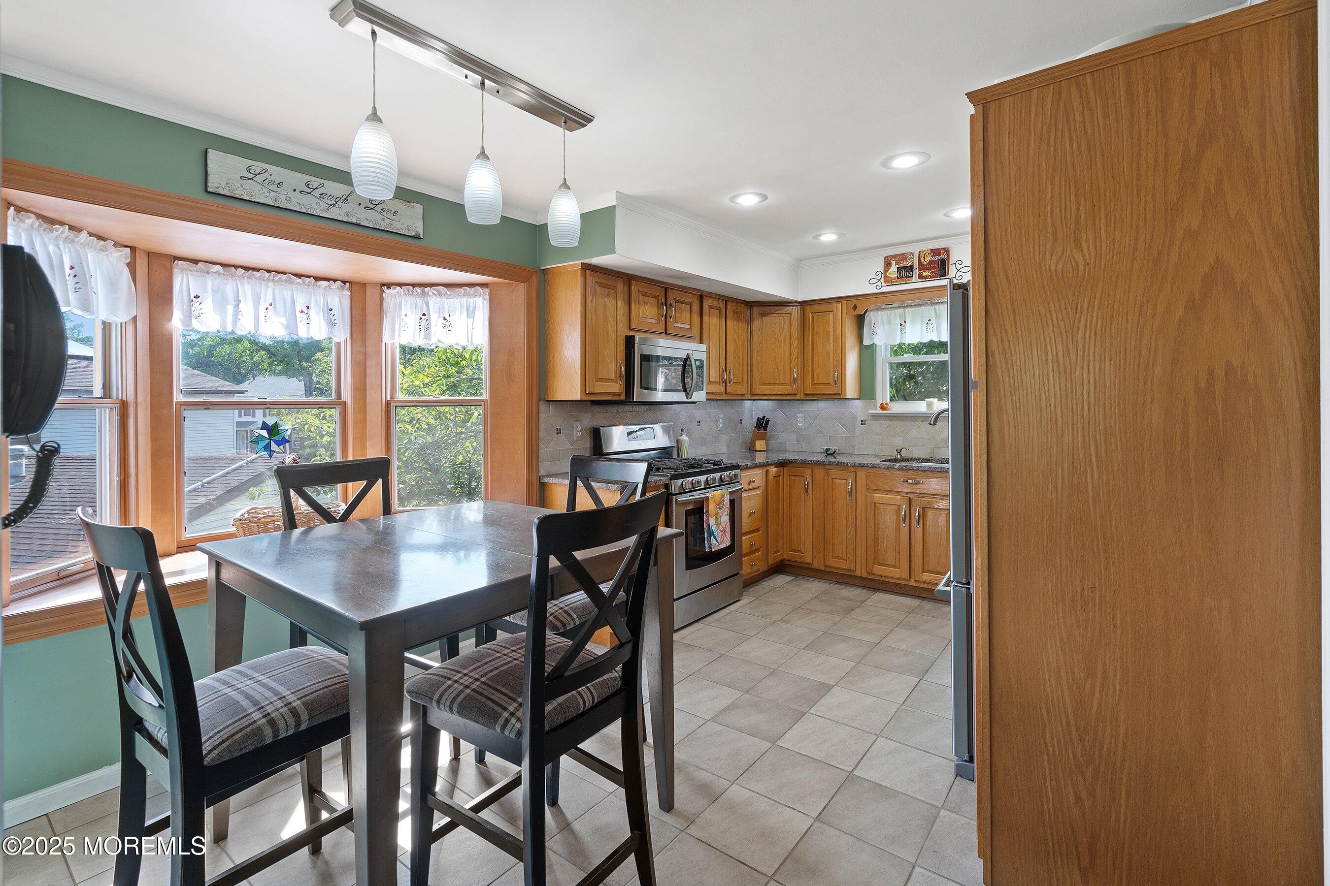 10 Cove Court