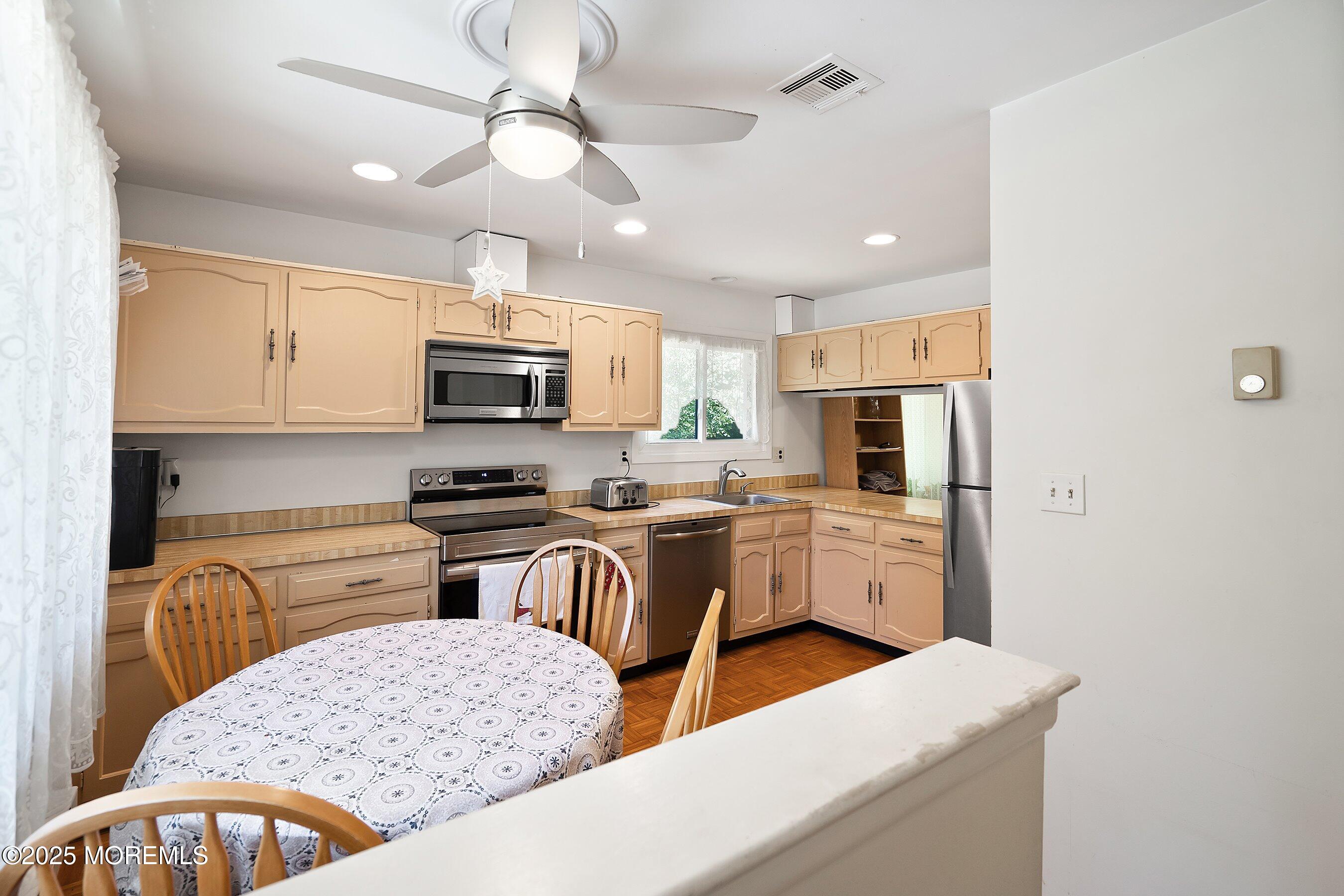 230 Medford Court, C, Manalapan Unit: C