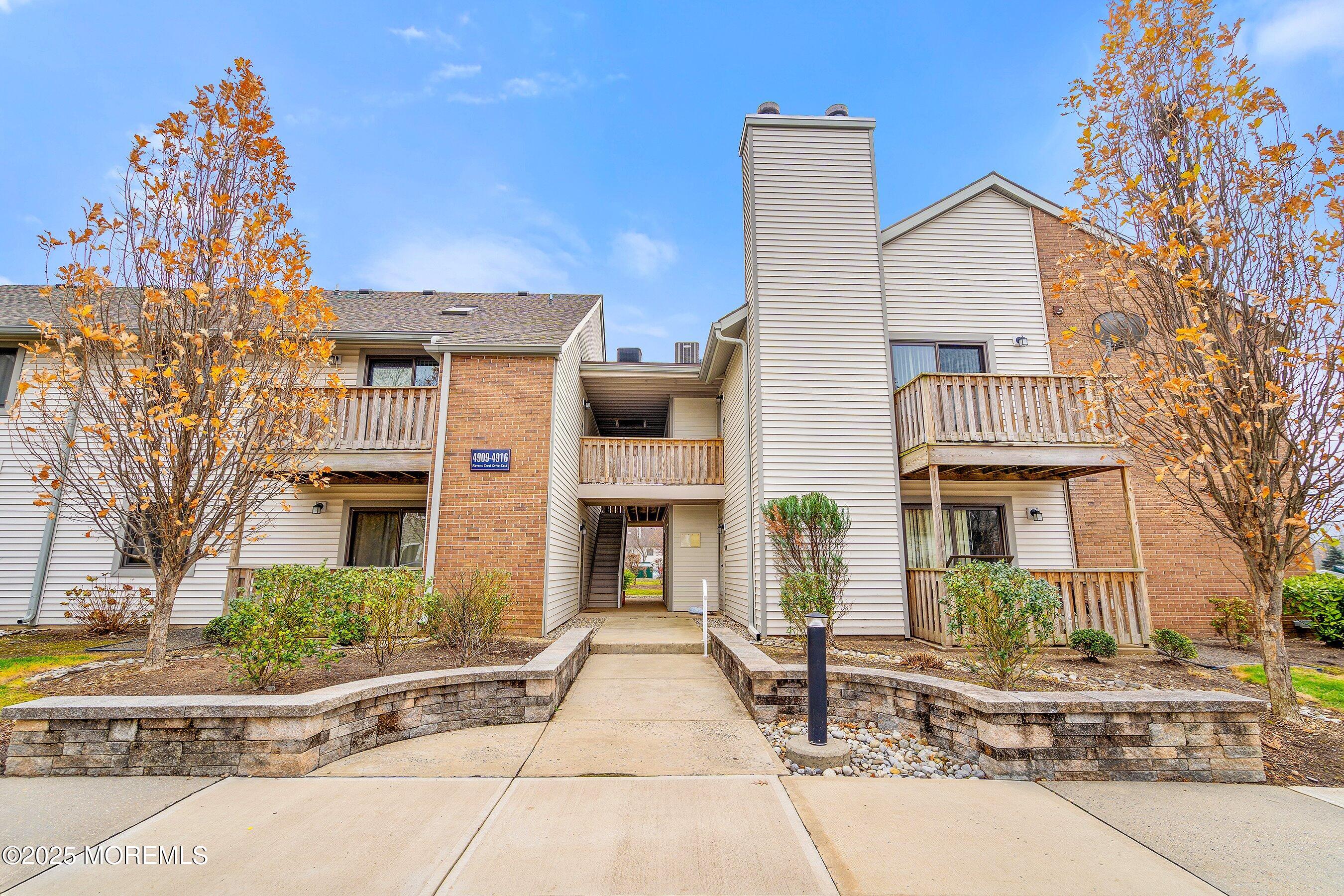 4914 Ravens Crest Drive 4914