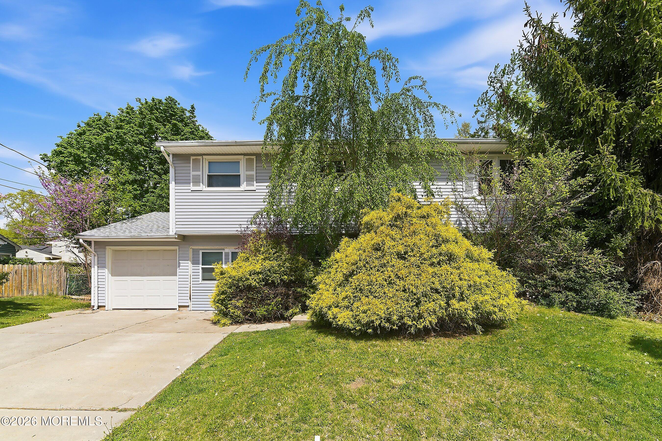 1363 E Peoria Place