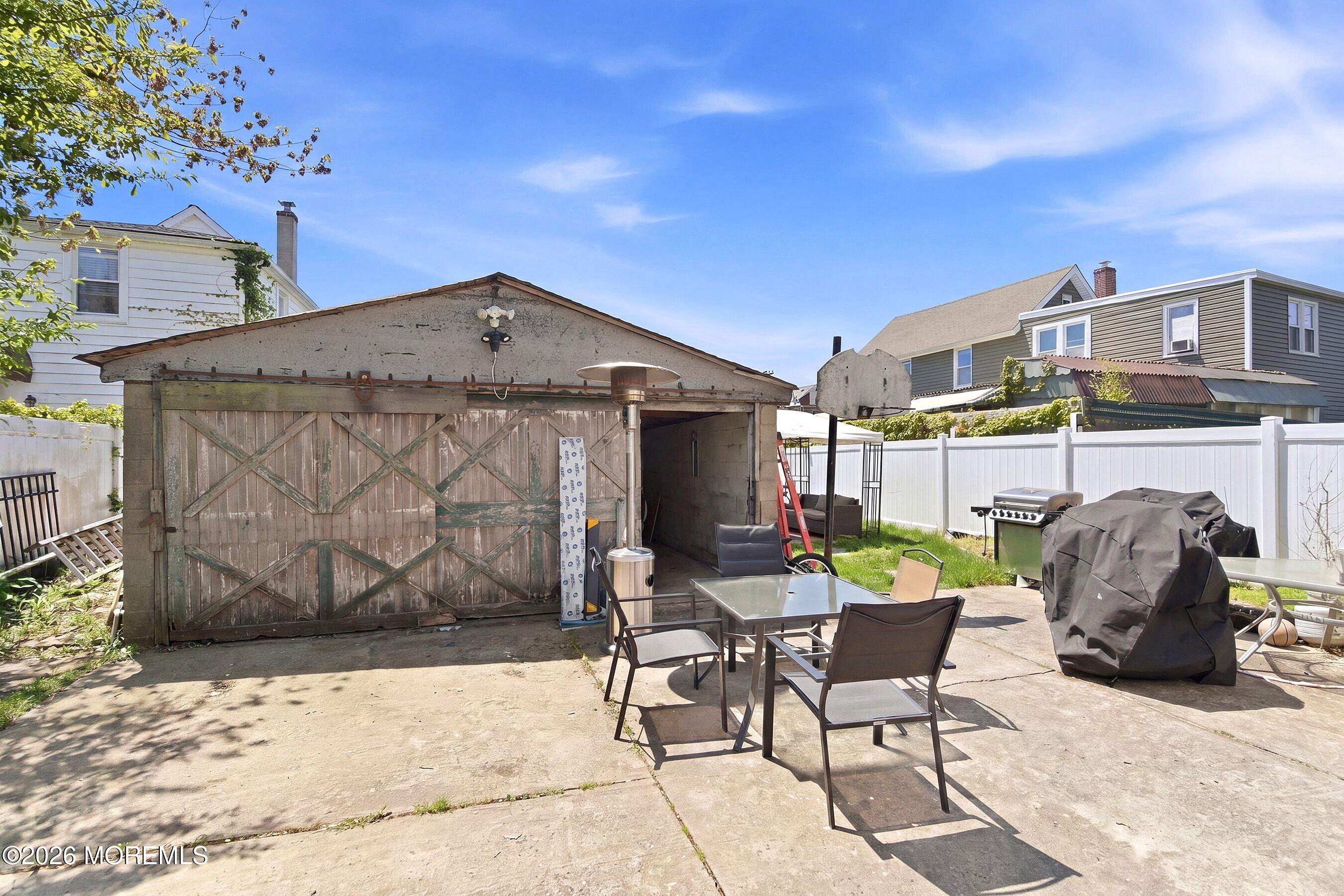 282 Morris Avenue