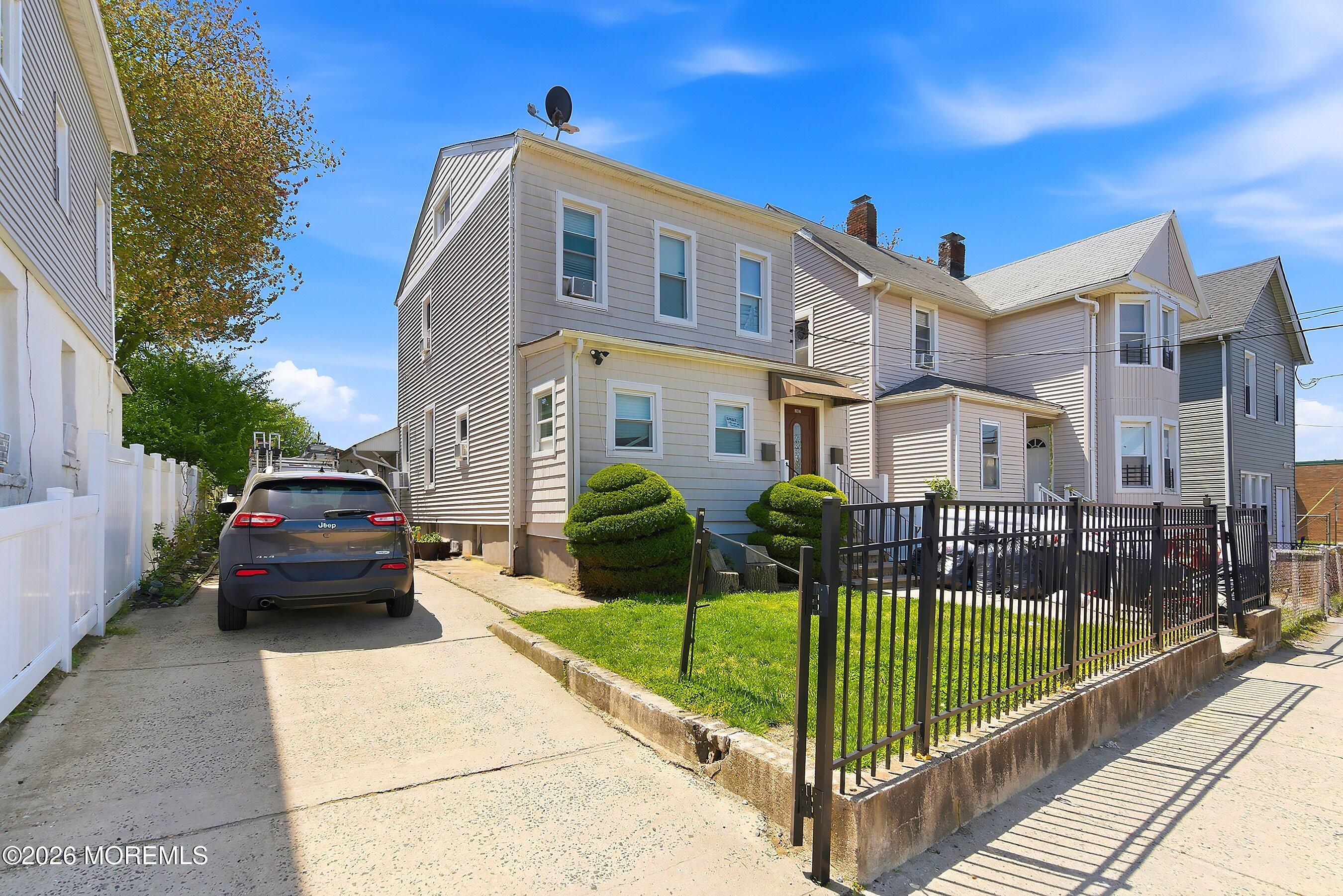 282 Morris Avenue