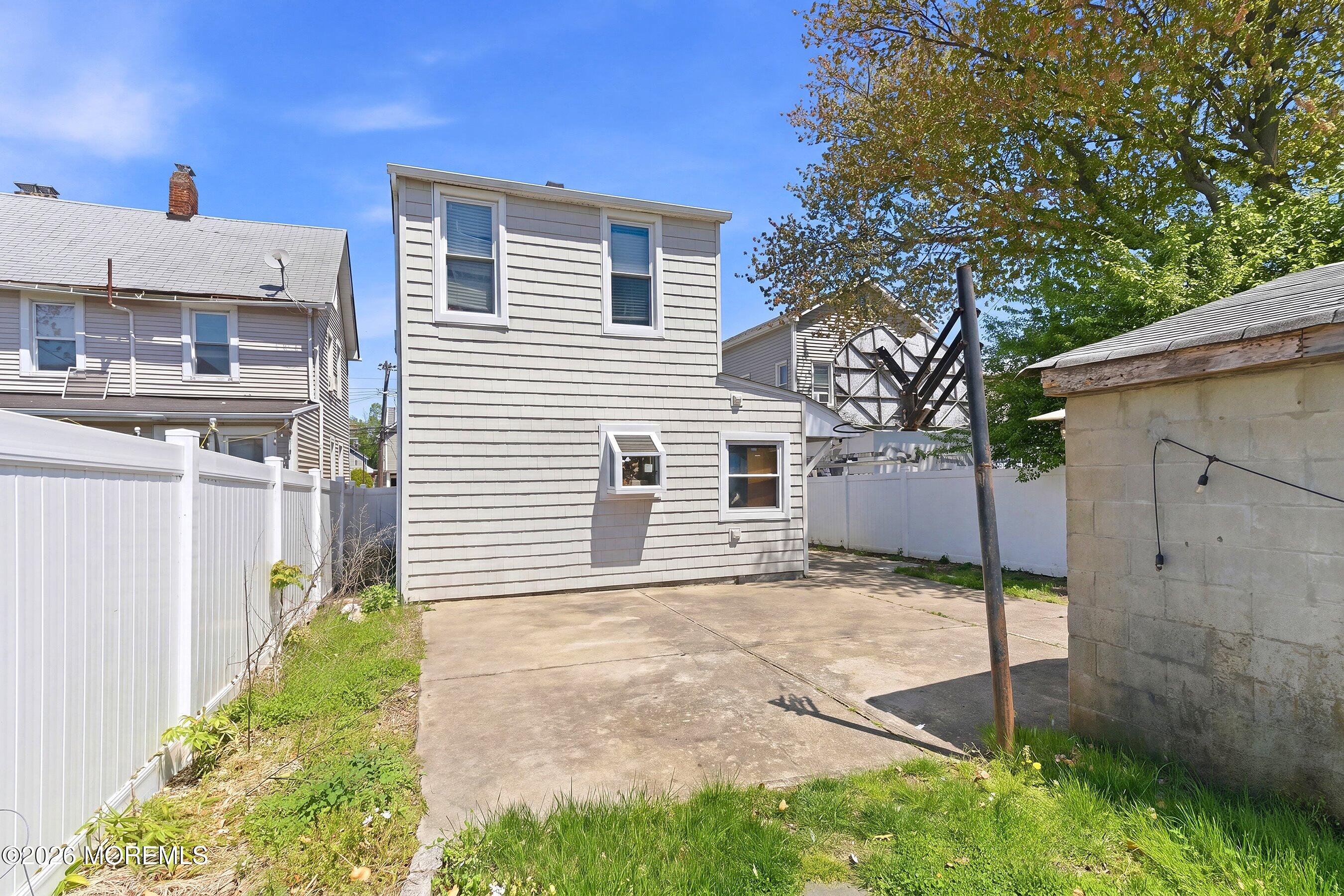 282 Morris Avenue