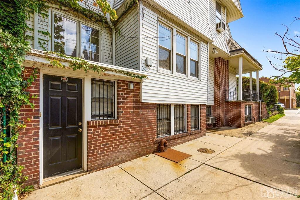 149 Livingston Avenue