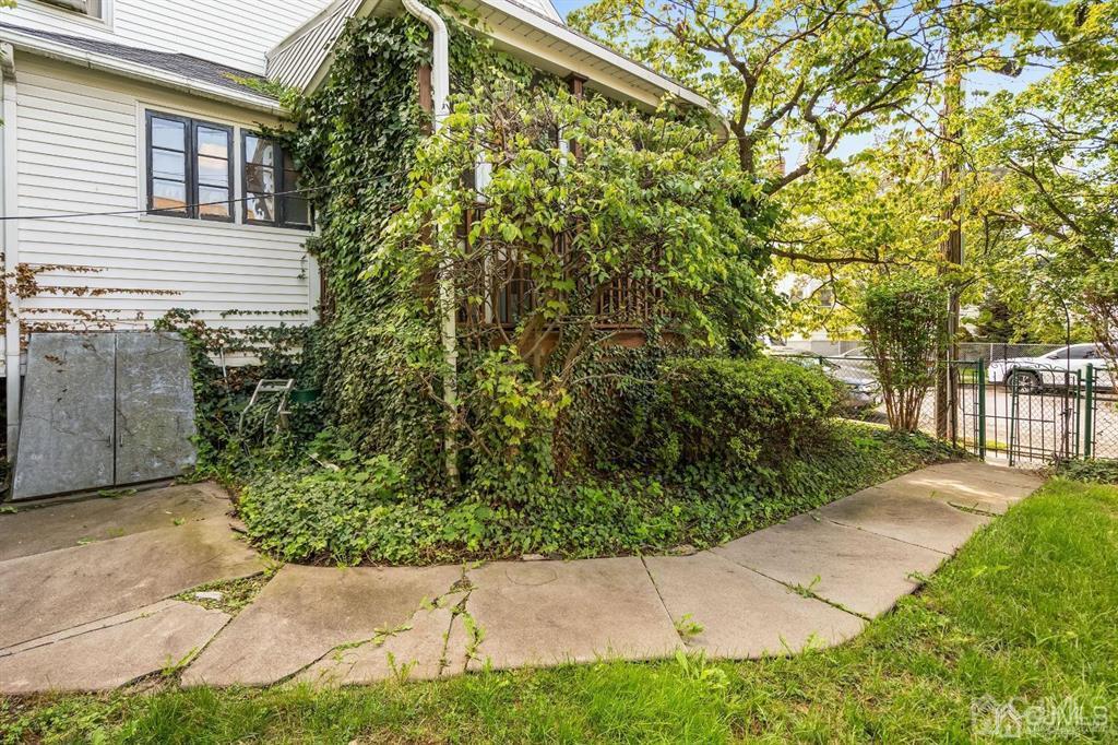 149 Livingston Avenue