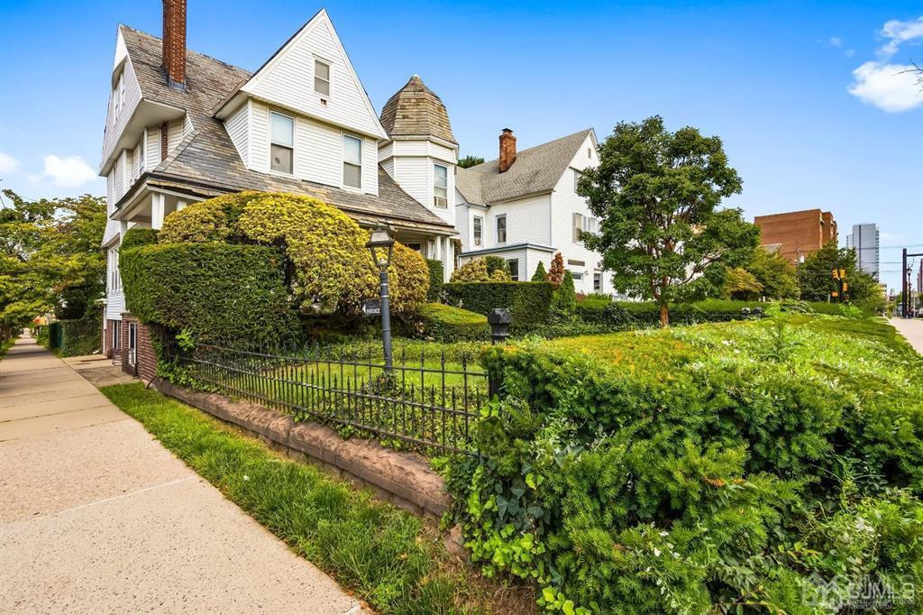 149 Livingston Avenue