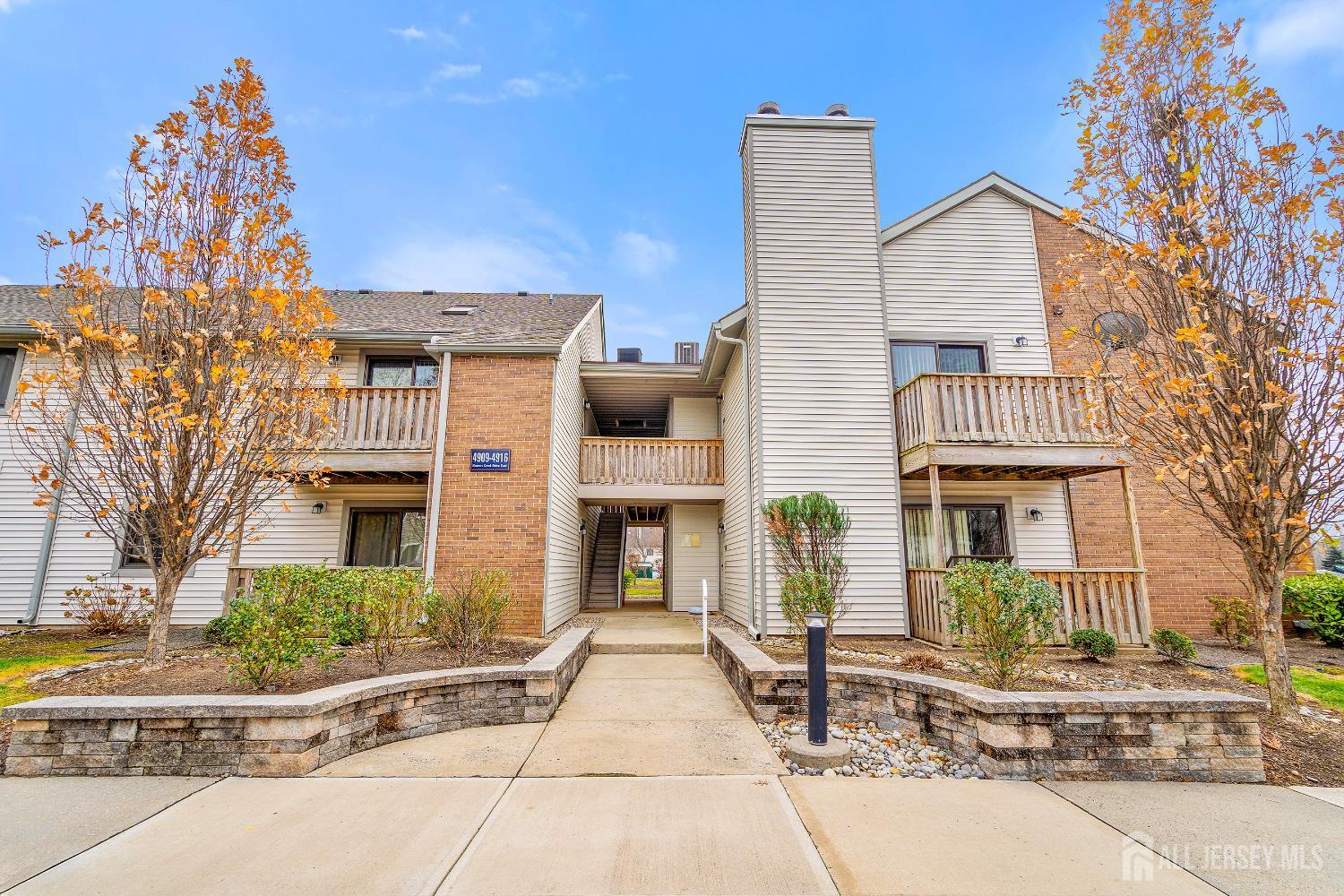 4914 Ravens Crest Drive