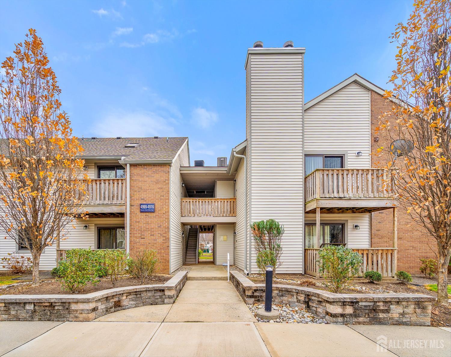 4914 Ravens Crest Drive