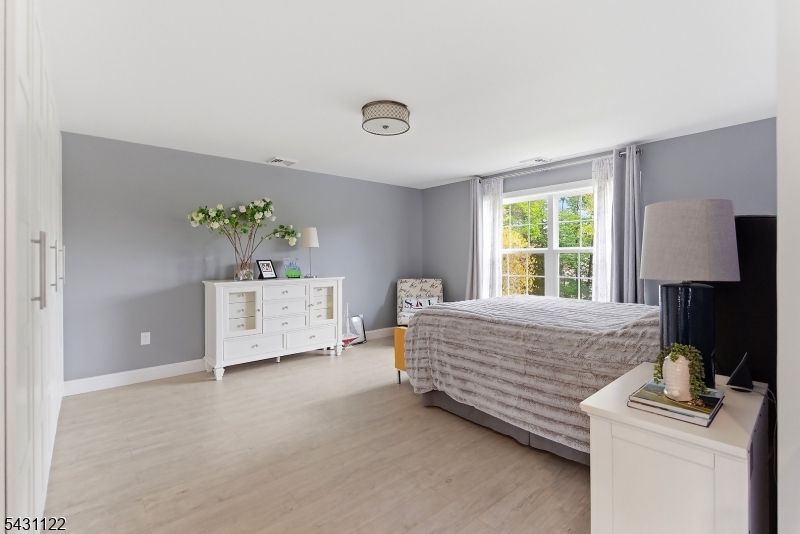 33 Weston Rd