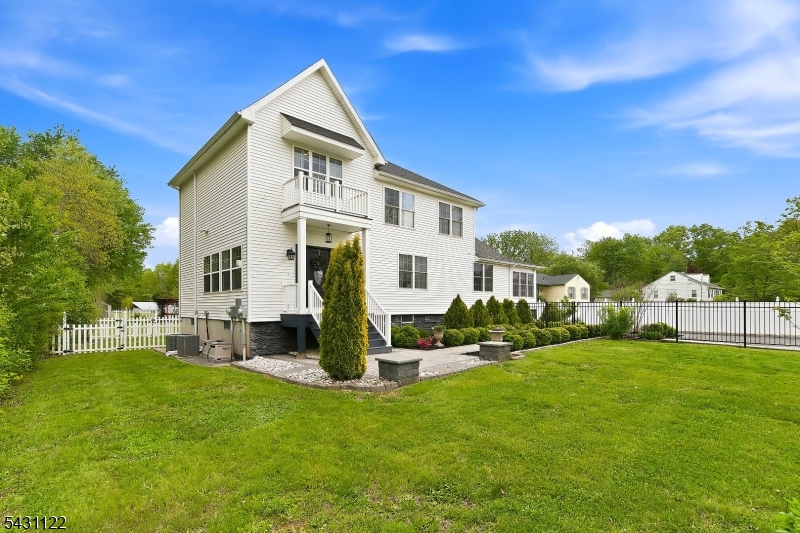 33 Weston Rd