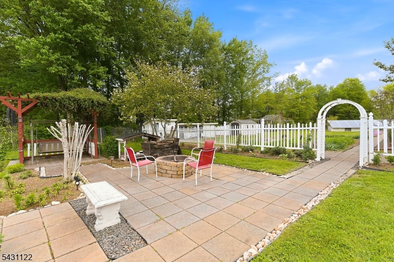 33 Weston Rd