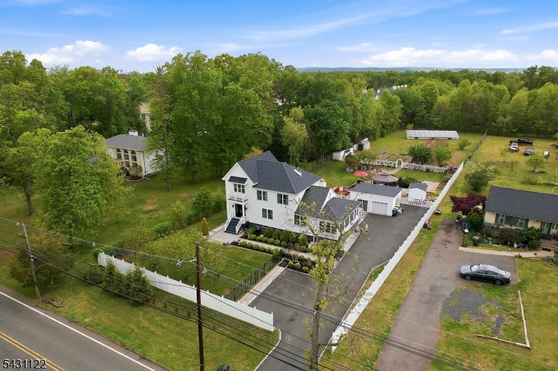 33 Weston Rd
