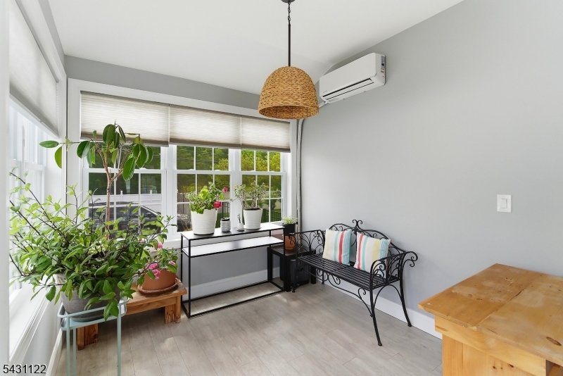 33 Weston Rd