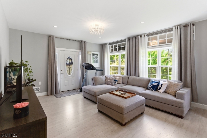 33 Weston Rd